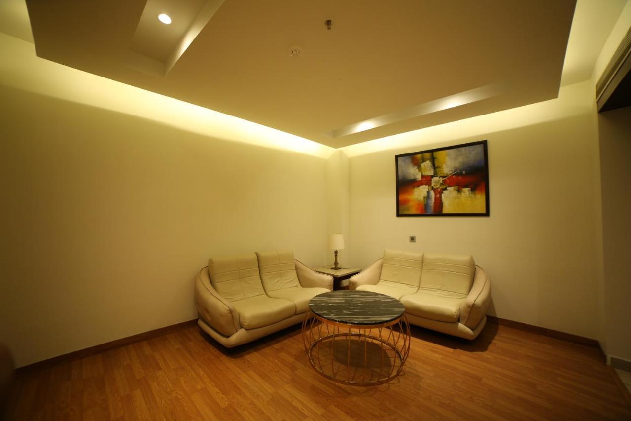 Hotel Imperia Suites Jalandhar Exterior photo
